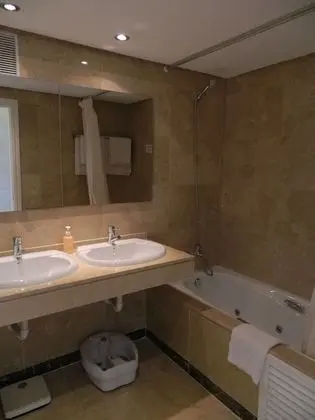 Classic Tek Büyük Yataklı Oda, 1 Çift Kişilik Yatak, Bahçe Manzaralı