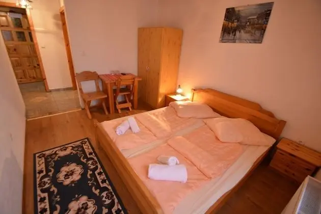 Traditional Tek Büyük veya İki Ayrı Yataklı Oda