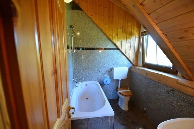 Traditional Tek Büyük veya İki Ayrı Yataklı Oda