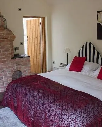 Tek Büyük veya İki Ayrı Yataklı Oda (Grooms Cottage)