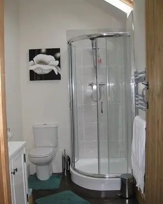 Tek Büyük veya İki Ayrı Yataklı Oda (Grooms Cottage)