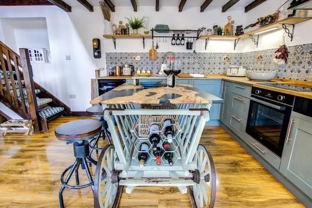 Luxury Kır Evi, Engellilere Uygun, Banyolu/Duşlu (Luxury Cottage Sleeps 8 )