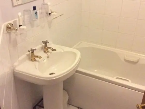 Üç Kişilik Oda, Banyolu/Duşlu