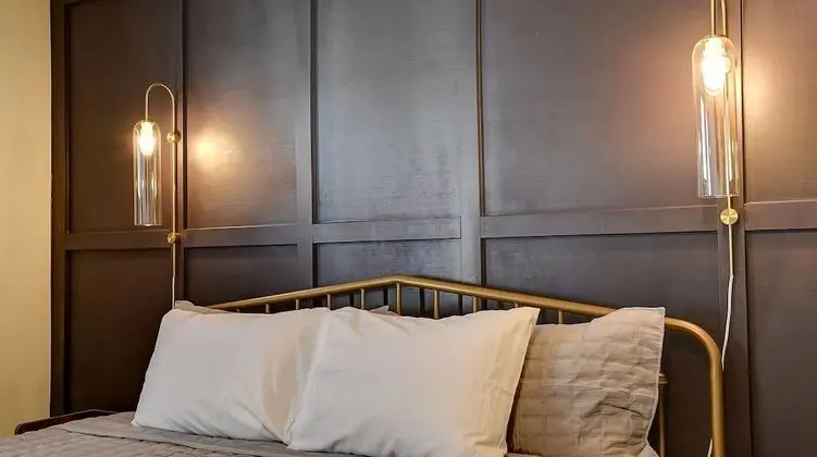 Oda, 1 Büyük (Queen) Boy Yatak