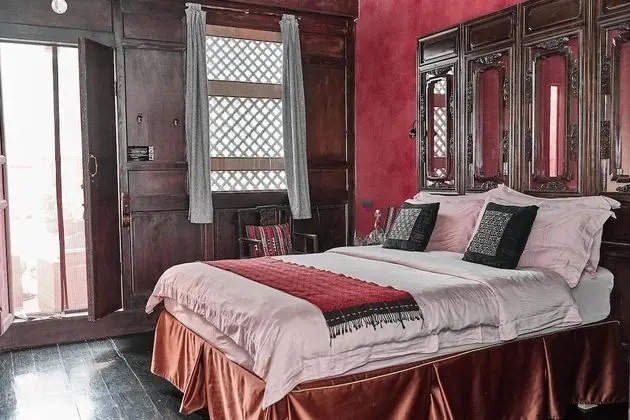 Traditional Tek Büyük Yataklı Oda