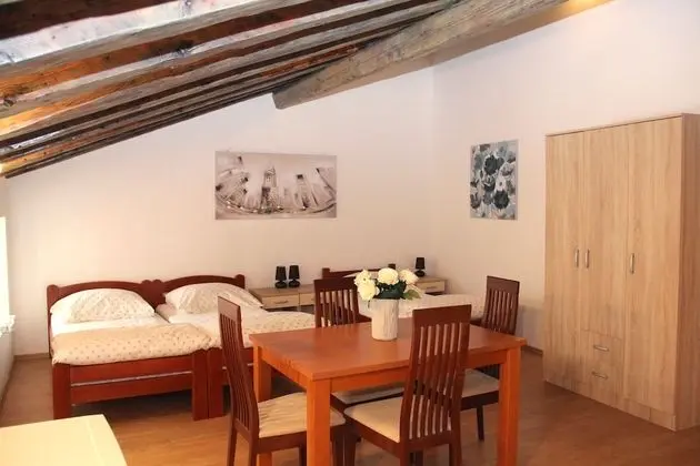 Superior Stüdyo (Attic)
