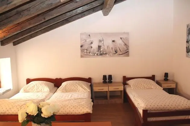 Superior Stüdyo (Attic)