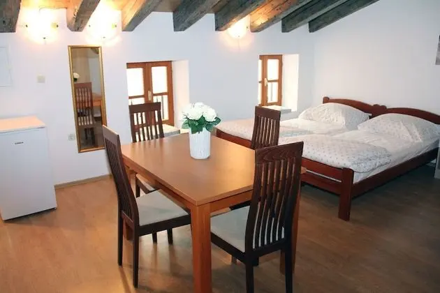 Superior Stüdyo (Attic)