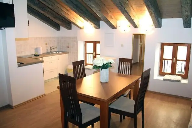 Superior Stüdyo (Attic)