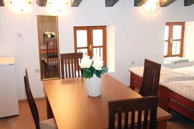 Superior Stüdyo (Attic)