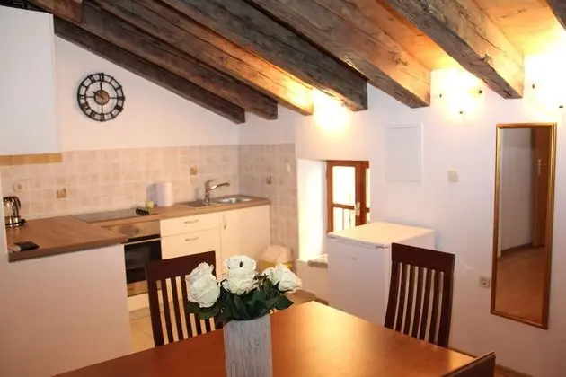 Superior Stüdyo (Attic)