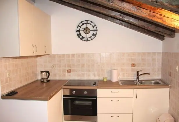 Superior Stüdyo (Attic)