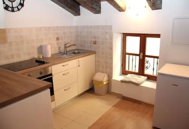 Superior Stüdyo (Attic)