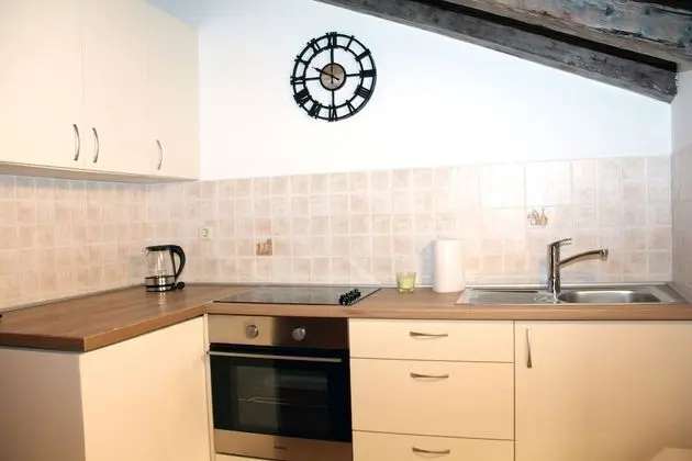 Superior Stüdyo (Attic)