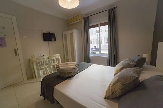 Tek Büyük Yataklı Oda, 1 Çift Kişilik Yatak, Ortak Banyo