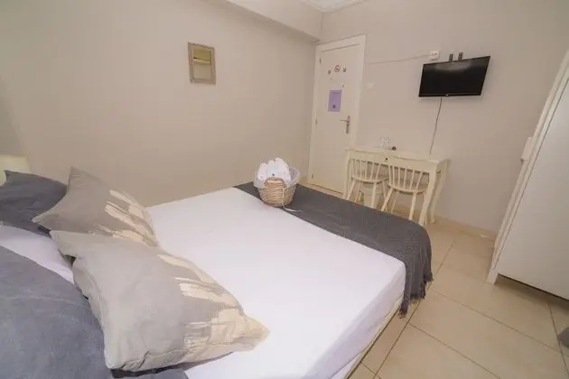 Tek Büyük Yataklı Oda, 1 Çift Kişilik Yatak, Ortak Banyo