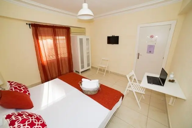 Tek Büyük Yataklı Oda, 2 Tek Kişilik Yatak, Ortak Banyo