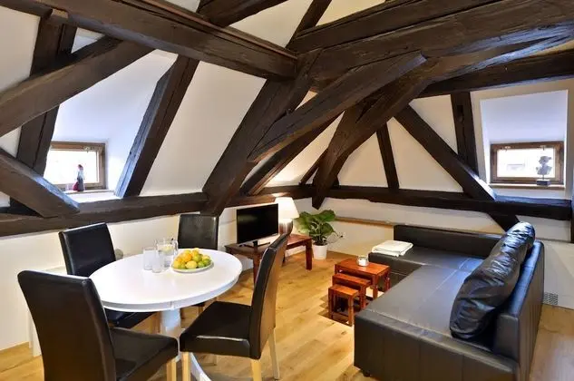Superior Çatı Katı (Loft), 1 Yatak Odası, Şehir Manzaralı, Avlu