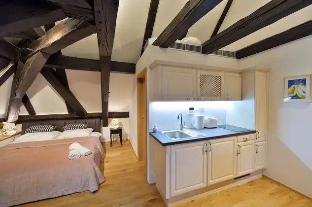 Superior Çatı Katı (Loft), 1 Yatak Odası, Şehir Manzaralı, Avlu