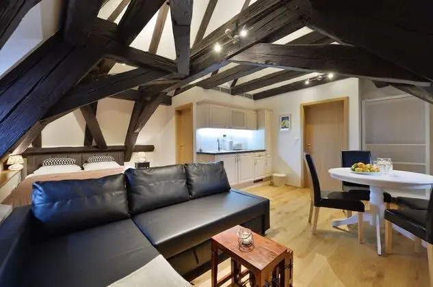 Superior Çatı Katı (Loft), 1 Yatak Odası, Şehir Manzaralı, Avlu