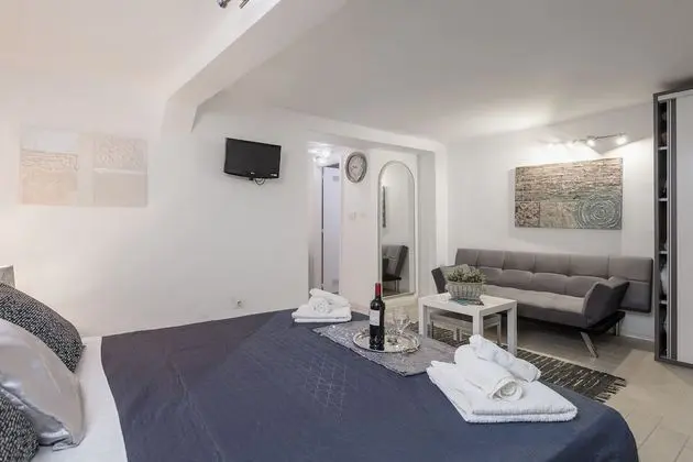 Apart Daire, 1 Büyük (Queen) Boy Yatak