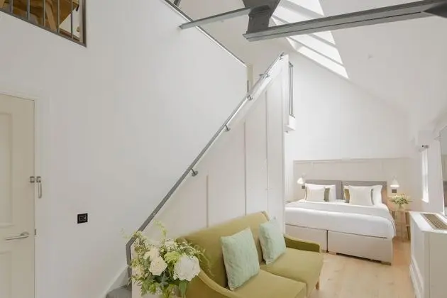 Deluxe One Bedroom Loft