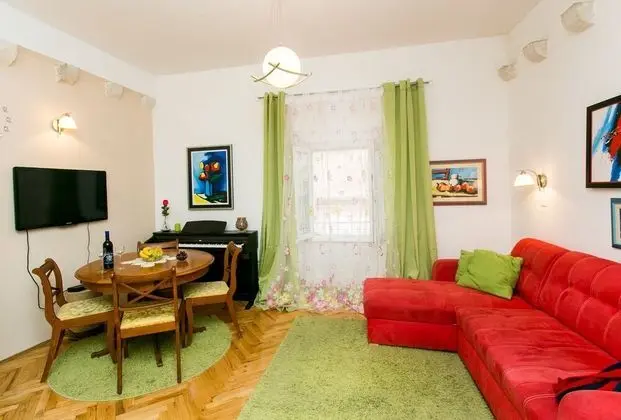 Apart Daire (Duplex One-Bedroom Apartment)