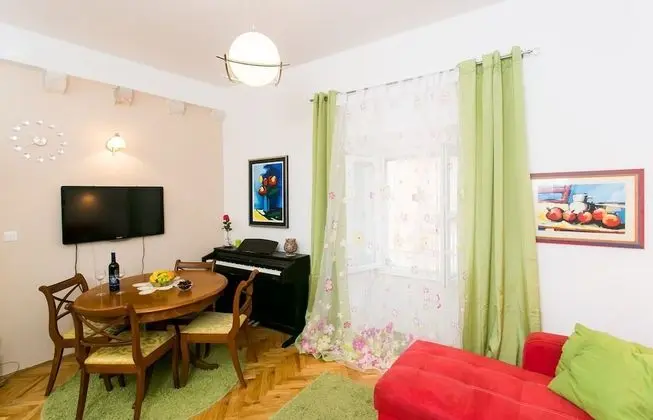 Apart Daire (Duplex One-Bedroom Apartment)