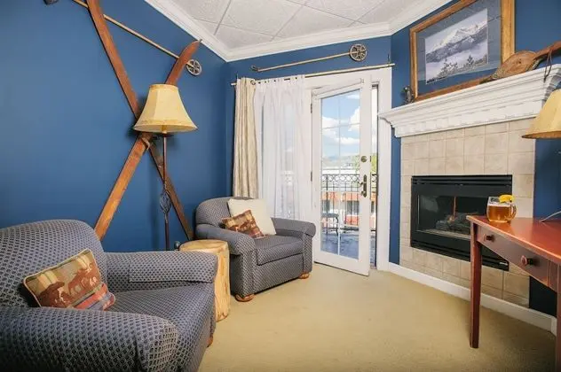 Colorado Columbine / King Bed / Fireplace