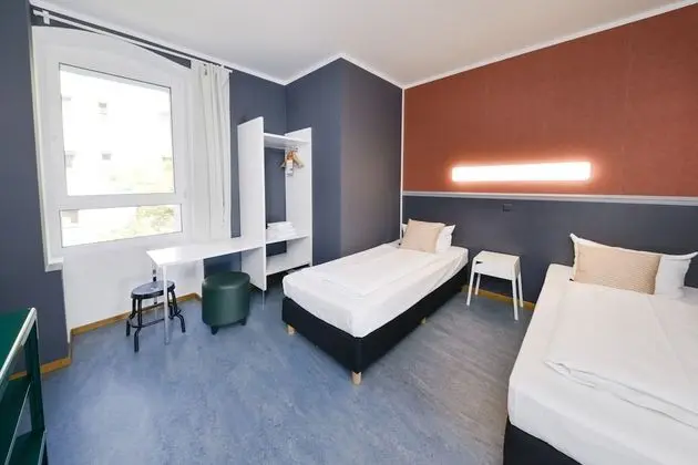 Tek Büyük Yataklı Oda, Ortak Banyo