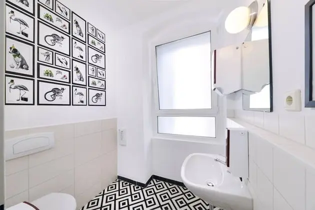 Üç Kişilik Oda, Ortak Banyo