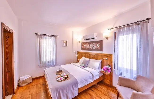 Deluxe Tek Büyük Yataklı Oda, Bahçe Manzaralı
