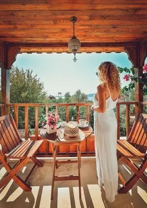 Honeymoon Tek Büyük Yataklı Oda, Balkon, Deniz Manzaralı