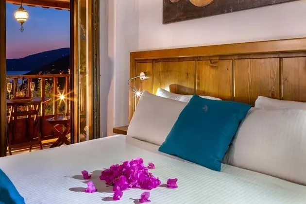 Honeymoon Tek Büyük Yataklı Oda, Balkon, Deniz Manzaralı
