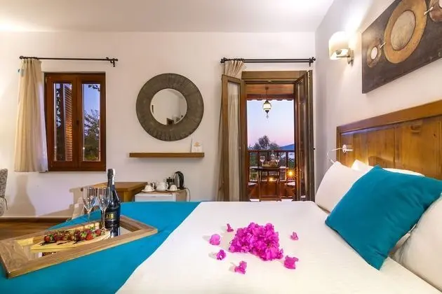 Honeymoon Tek Büyük Yataklı Oda, Balkon, Deniz Manzaralı