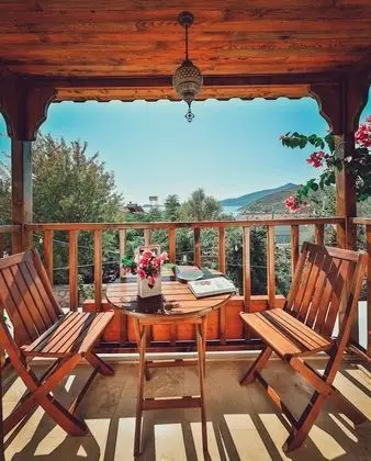 Honeymoon Tek Büyük Yataklı Oda, Balkon, Deniz Manzaralı