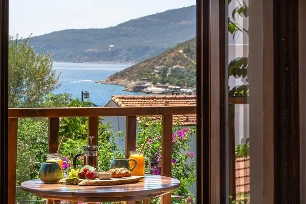Honeymoon Tek Büyük Yataklı Oda, Balkon, Deniz Manzaralı