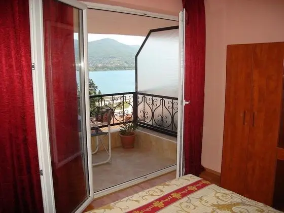 Apart Daire, 1 Yatak Odası, Balkon, Göl Manzaralı