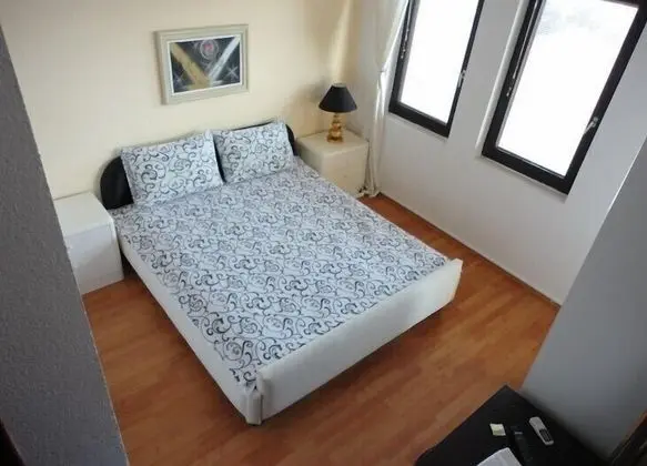 Tek Büyük Yataklı Oda, Balkon, Göl Manzaralı