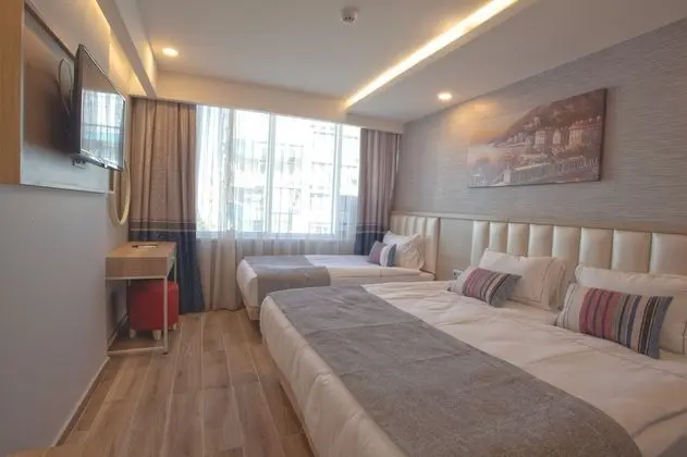 Deluxe Üç Kişilik Oda, Sigara İçilmez, Şehir Manzaralı