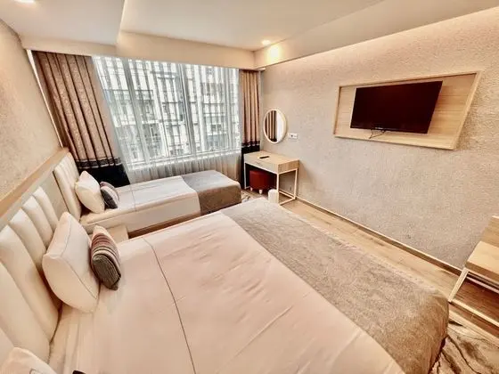 Deluxe Üç Kişilik Oda, Sigara İçilmez, Şehir Manzaralı