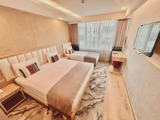 Deluxe Üç Kişilik Oda, Sigara İçilmez, Şehir Manzaralı