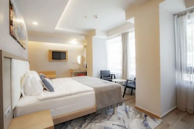 Luxury Tek Büyük Yataklı Oda, 1 Büyük (Queen) Boy Yatak, Sigara İçilmez, Şehir Manzaralı