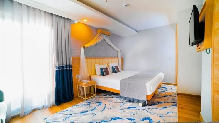 Luxury Tek Büyük Yataklı Oda, 1 Büyük (Queen) Boy Yatak, Sigara İçilmez, Şehir Manzaralı