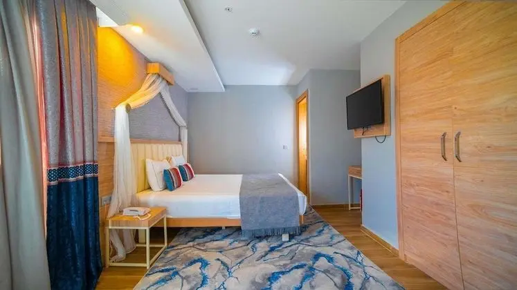 Luxury Tek Büyük Yataklı Oda, 1 Büyük (Queen) Boy Yatak, Sigara İçilmez, Şehir Manzaralı