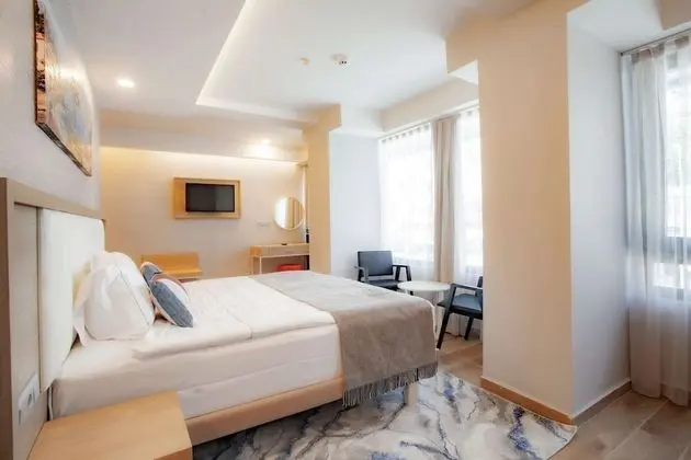 Luxury Tek Büyük Yataklı Oda, 1 Büyük (Queen) Boy Yatak, Sigara İçilmez, Şehir Manzaralı