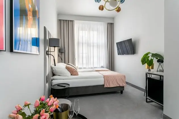 Premium Tek Büyük Yataklı Oda