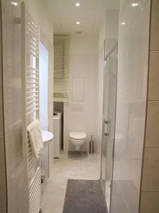 Tek Büyük Yataklı Oda, Küçük Mutfak