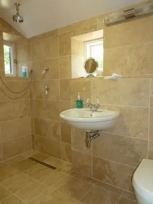 Luxury Tek Büyük Yataklı Oda (Ensuite Shower Room, School View)