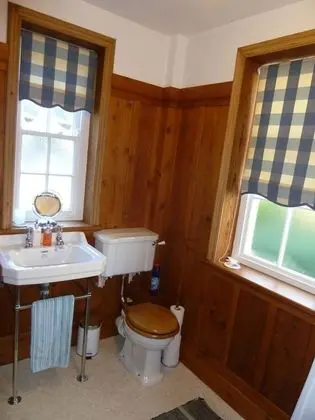 Luxury Tek Büyük Yataklı Oda (Own Bathroom, Hall View)